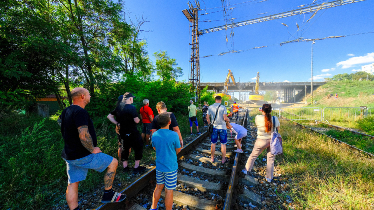 Sereď most búranie