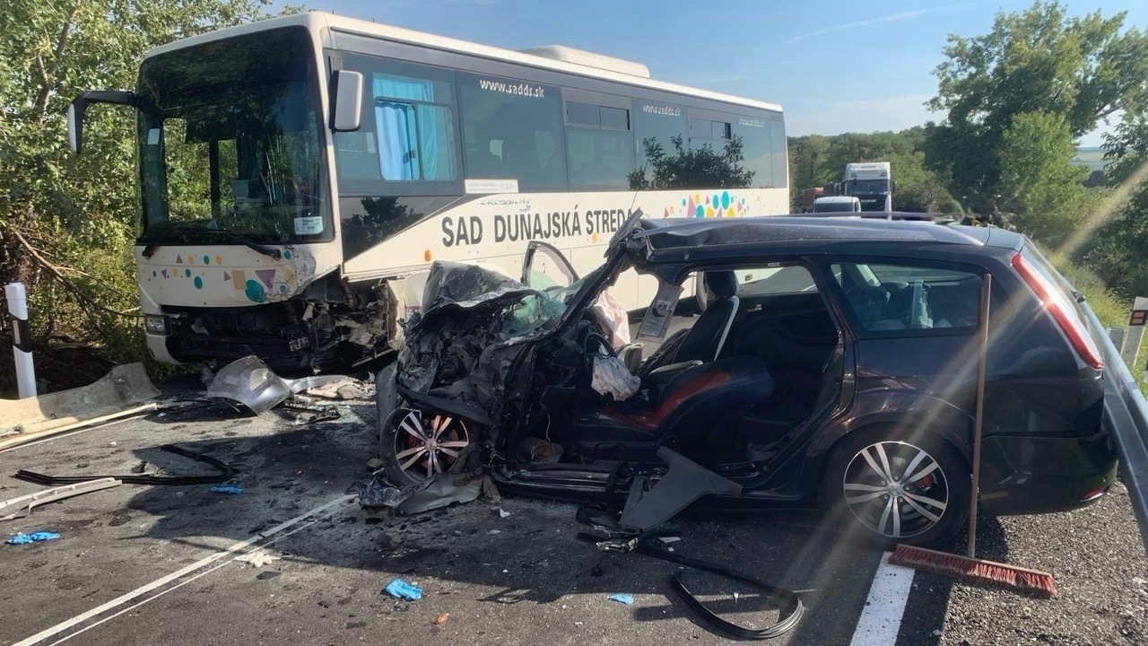 nehoda-autobus-hlohovec