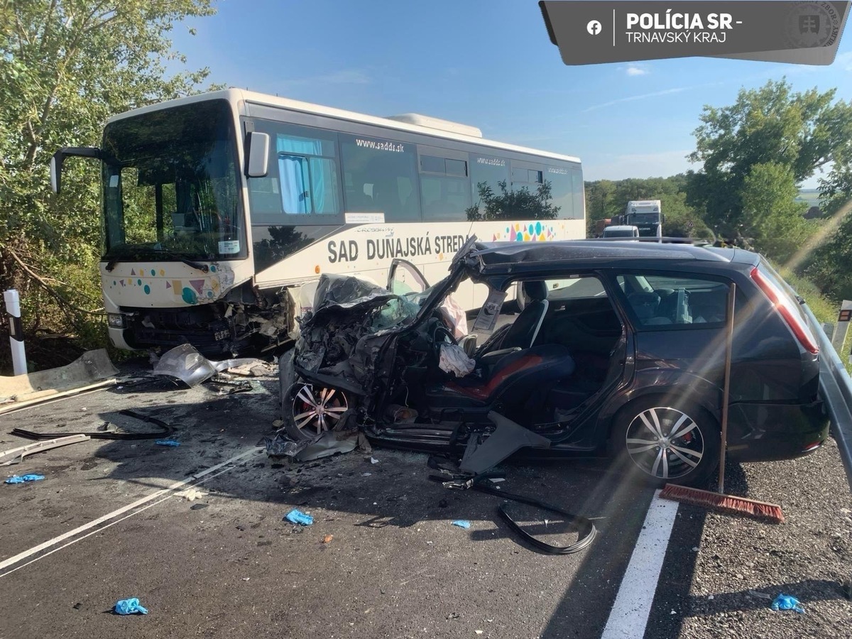 nehoda-autobus-hlohovec