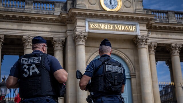 francúzsko polícia.jpg