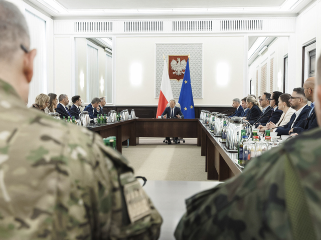 Poľský vzdušný priestor narušili ruské drony. Armáda ich zostrelila, stretla sa vláda aj bezpečnostná rada