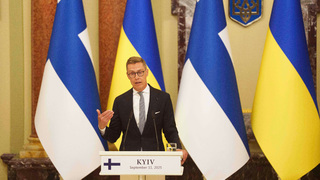 Prímerie tento rok nenastane. Európa má napriek škandálom stáť pri Kyjeve, mieni fínsky prezident