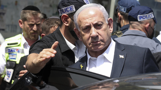 Netanjahu odmieta dvojštátne riešenie. Vyhlásil, že Palestínsky štát nebude a podpísal rozšírenie osád