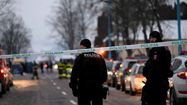 Spišská Stará Ves útok policajti polícia páska 