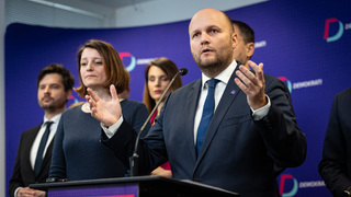 Ľudia sami volali na proteste po štrajku, hovorí Naď. Opozícia chce poraziť Fica, nevylúčil spájanie strán