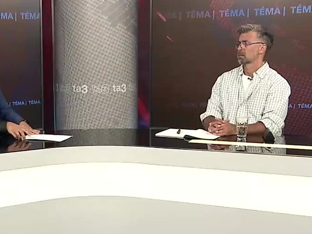 Kto získava a kto prichádza o moc?