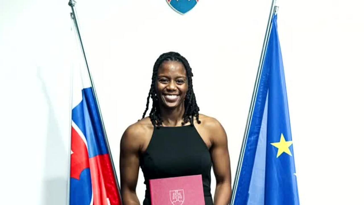 kyra lambertová