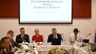 Kabinet na výjazde v Borši rozhodol o podpore regiónov, investíciách, bankovej reforme aj povinných e-faktúrach