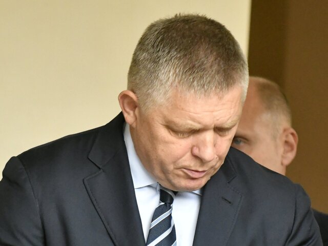 Vláda nenesie vinu za stav verejných financií, vyhlásil Fico. Generálny štrajk  označil za šialený návrh