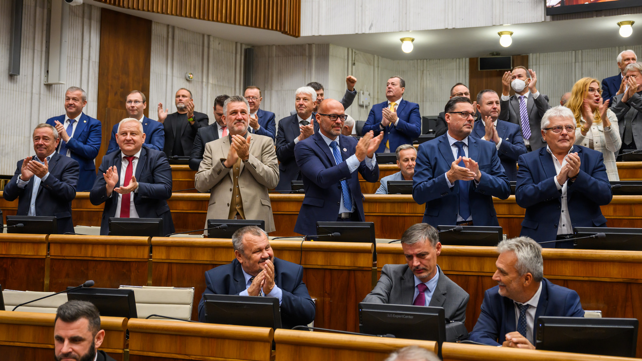 Parlament, ústava, hlasovanie, NR SR, 