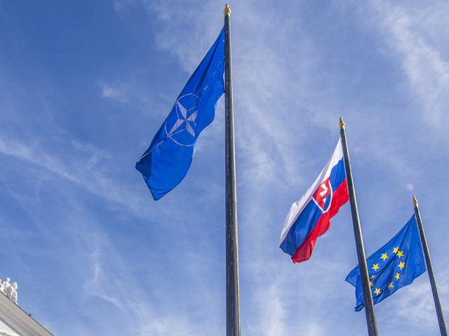 EÚ a NATO chcú vybudovať múr proti dronom. Slovensko sa zapojilo do rokovaní, Moskva hovorí o eskalácii