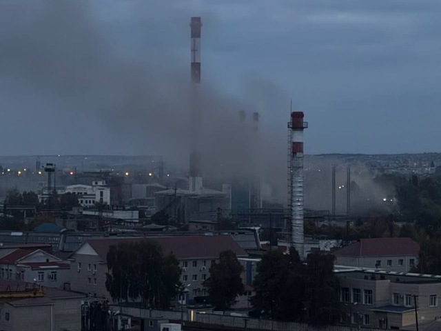 Drony útočili na oboch stranách frontu. Rusko zasiahlo Charkov, Ukrajina odpovedala údermi na rafinérie