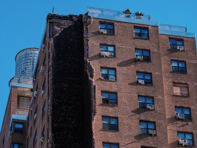 FOTO: Neuveriteľný pohľad. V New Yorku sa po výbuchu zrútila časť budovy, zranenia zatiaľ nehlásia