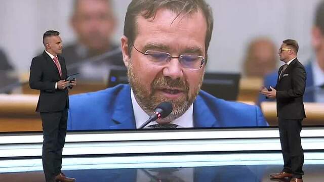 LED-LIVE-HOST-V-STUDIU-RADEK-HS