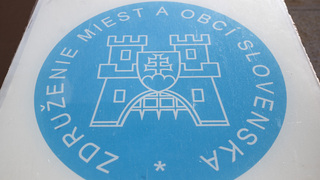 Obce platia cenu za úspory štátu. Starostovia budú škrtať a prepúšťať, a to sa dotkne nás všetkých