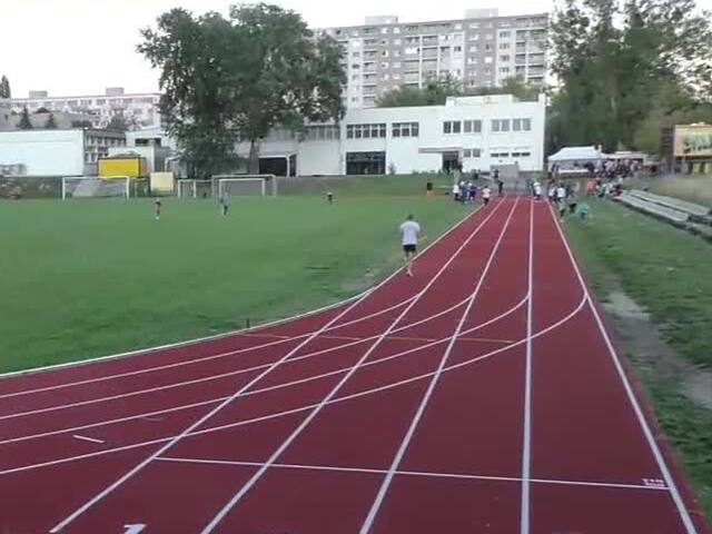 Bratislava má nový športový klenot. Na Drieňovej otvorili moderný 400-metrový atletický ovál