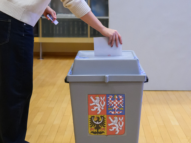 Od výsledkov volieb nás delia hodiny, česká AI v tom už má jasno. Kto sú víťazi a kto porazení? 
