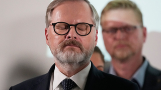 Fiala prehral vlastnou aroganciou. Politológ vidí za jeho zlyhaním oklamaných ľudí, Babiš len využil chaos