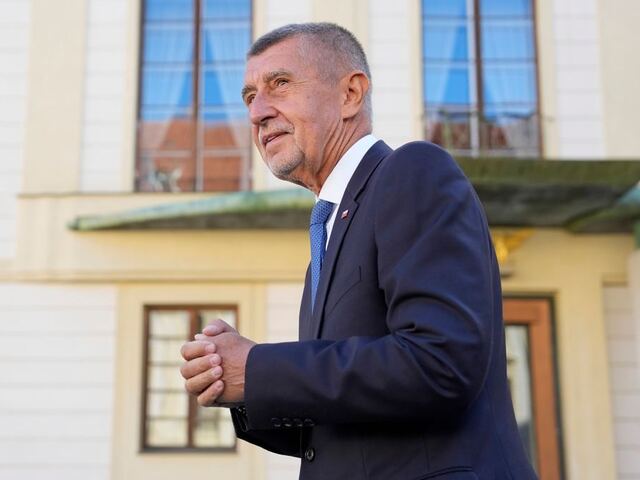 ANO, SPD a Motoristi ladia koaličnú zmluvu. Prezident poveril Babiša zostavením vlády