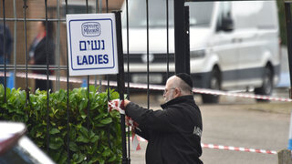 Nové zistenia z Manchestru. Útočník počas útoku pred synagógou prisahal vernosť Islamskému štátu