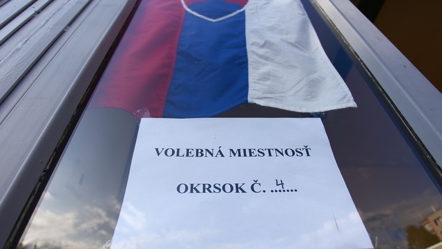 voľby volebná miestnosť 