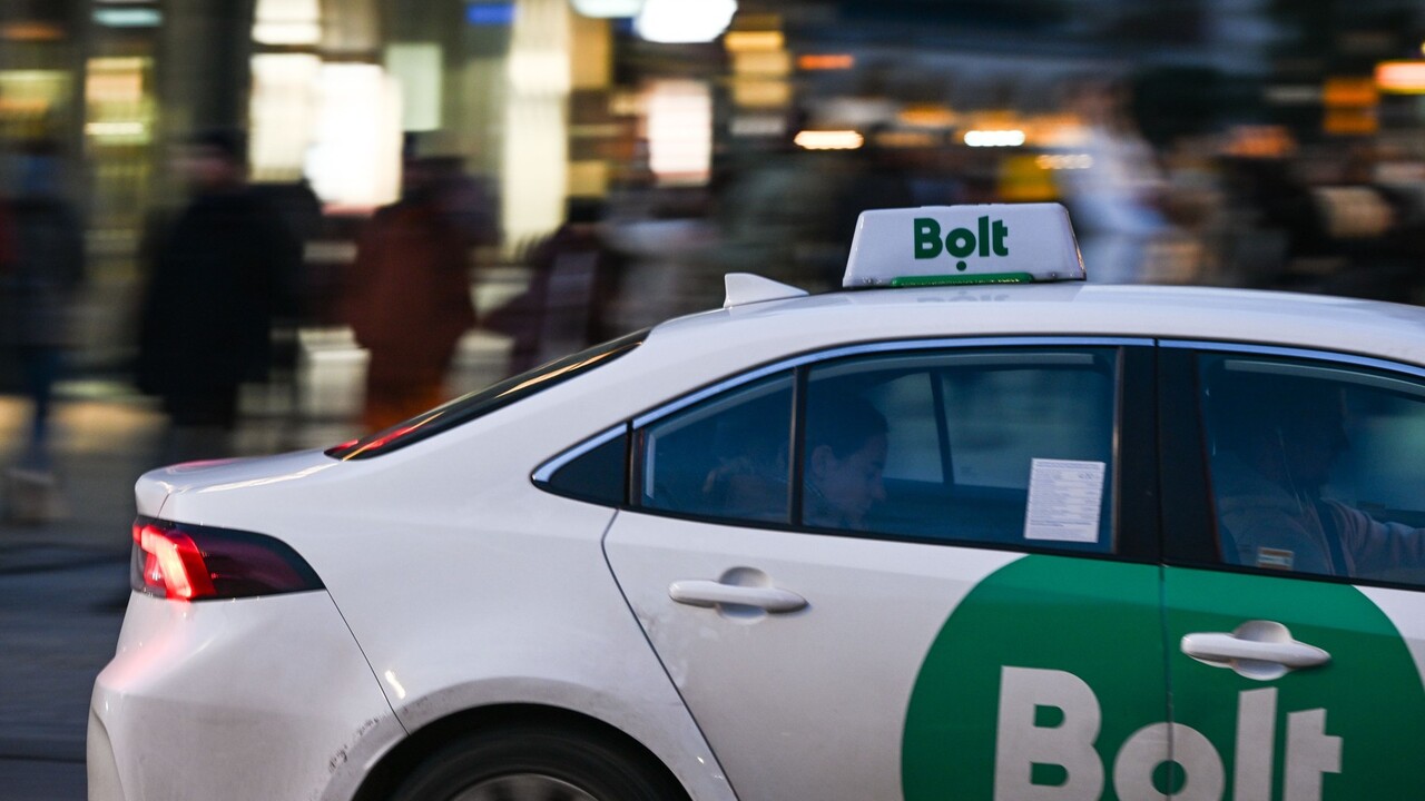 bolt taxi.jpg