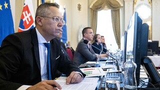 Tripartita rokovala o rozpočte v napätej atmosfére. Odborári hrozia protestmi, zamestnávatelia varujú pred deficitom