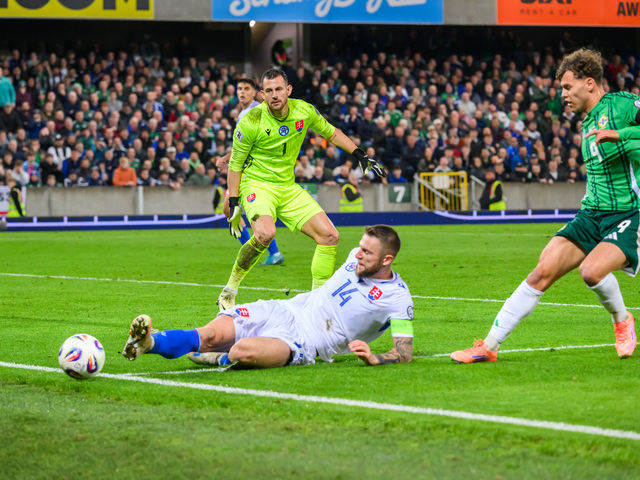 Slováci utrpeli tvrdú ranu v Belfaste. Severní Íri ich zdolali a prerušili 27-ročnú sériu bez výhry