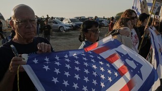 Hamas zverejnil mená posledných 20 rukojemníkov. Prepustiť by ich mal ešte dopoludnia, s príbuznými sa stretne aj Trump