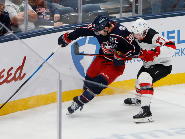 NHL: New Jersey vyhralo v Columbuse, Nemec hral 14 minút. Flyers zdolali Floridu a zaznamenali prvé víťazstvo