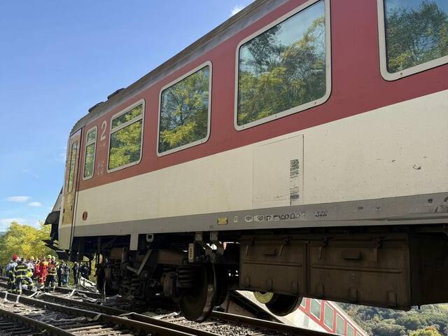 Dopravu obnovili. Železnice sa spamätali z nehody vlakov, cestujúcich odškodnia, až sa preukáže ich chyba