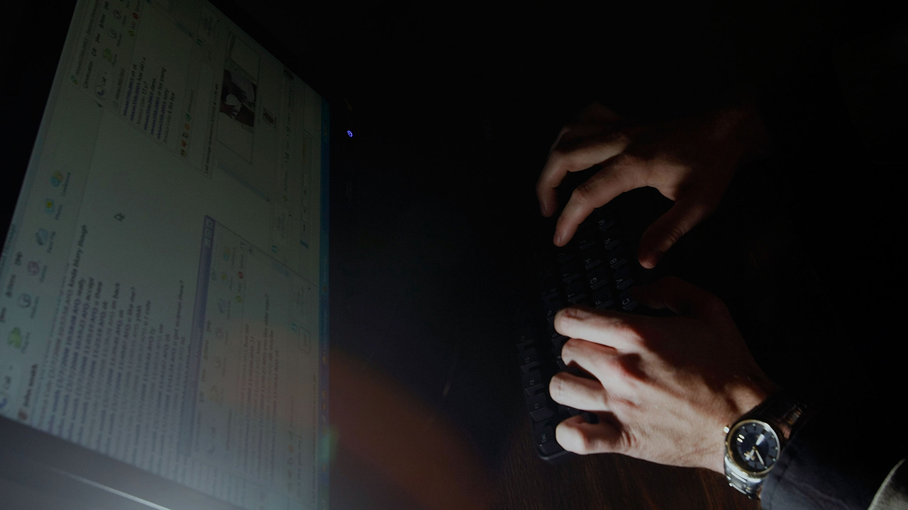 notebook chat písanie komunikácia ruky