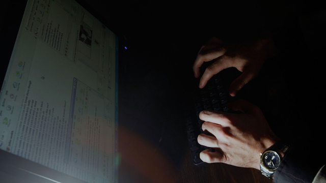 notebook chat písanie komunikácia ruky