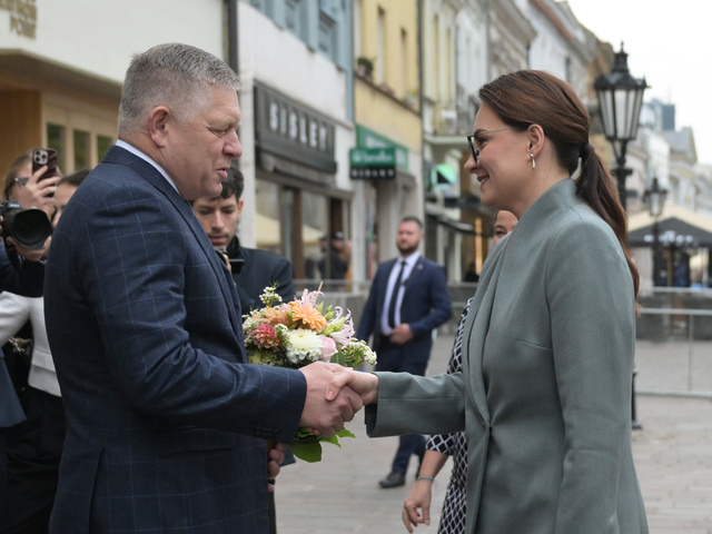 Susedia si musia pomáhať. Fico a Svyrydenková rokovali v Košiciach, pripili si na dobrý a spravodlivý mier 