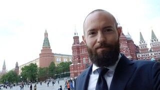 Špionáž majú v krvi. Starý otec bol agent ŠtB, vnuka pracujúceho pre ruskú tajnú službu hľadá Interpol