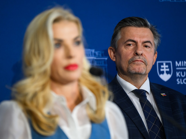 „Ja keď dačo podpíšem, mňa zavrú.“ Šéf FPU na nahrávke opisuje tlaky „zhora“, Machala zásahy odmieta