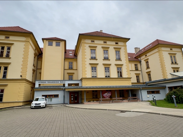 Volal nás cicky, bez výstrihu sme naňho nemali hovoriť, sťažujú sa žiačky z Levoče. Učiteľa už rieši polícia, ten hovorí o pomste