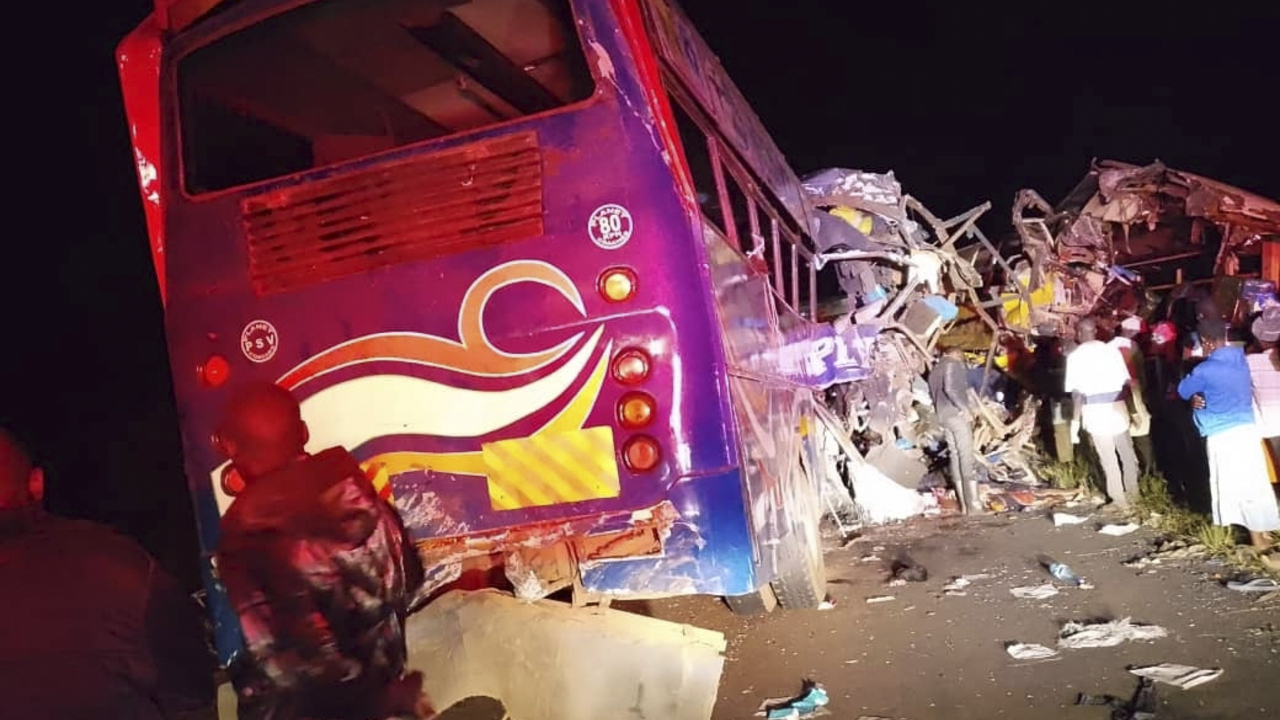 Uganda nehoda autobusu