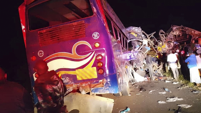 Uganda nehoda autobusu