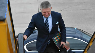 Premiér odcestoval do Bruselu na samit. Ešte pred začiatkom sa stretne aj s nemeckým kancelárom Merzom