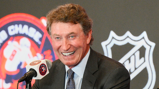 Wayne Gretzky navštívil Bratislavu. Prezradil, ktorého slovenského hráča by si vzal do svojho tímu snov 