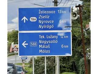 smerové tabule dvojjazyčné značky značka Machala