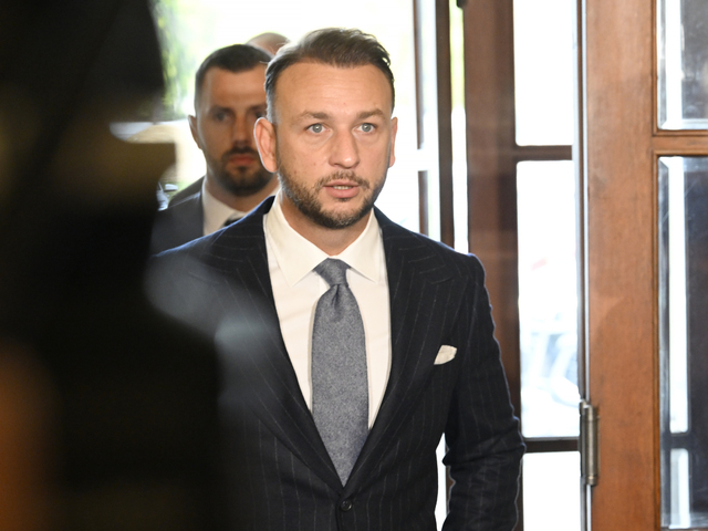 Šutaj Eštok prehral s čurillovcami, z účtu mu odíde viac, ako mal zaplatiť. Exekúciu súd nestopol