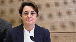 Laurence des Carsová