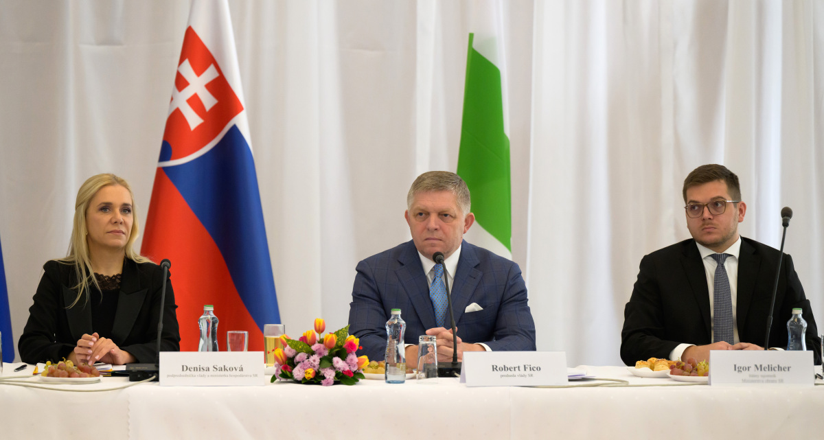 rokovanie vlády vláda Fico Saková