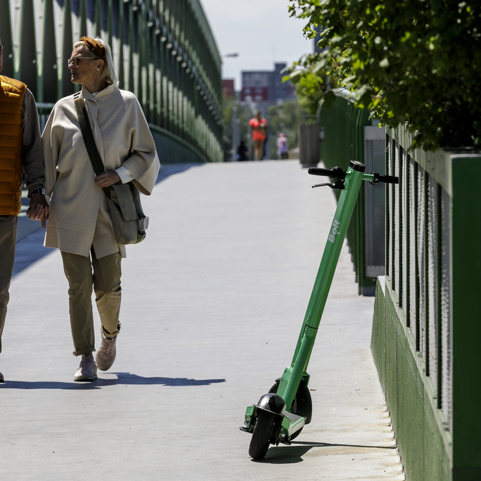 kolobežka chodník chodec chodci 