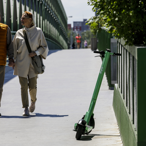 kolobežka chodník chodec chodci 