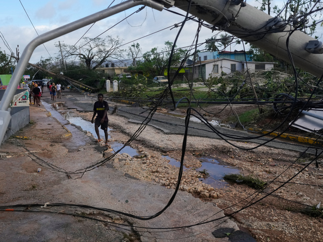 Zdevastoval Jamajku, zúril na Kube, presunul sa na Haiti. Hurikán Melissa za sebou necháva obete a spúšť