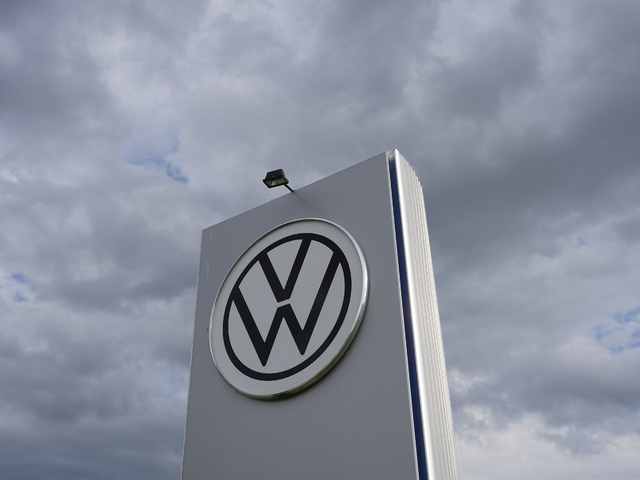 Volkswagen údajne zvažuje zrušenie 100-tisíc pracovných miest. Zamestnanecká rada zatiaľ konkrétne čísla nedostala
