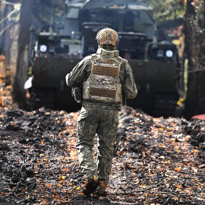 ruský vojak pri Pokrovsku